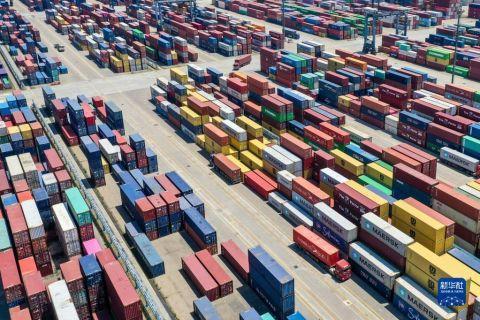 新华全媒 |江苏:港口运输不停歇
